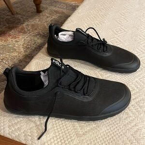 Black Tolos Barefoot shoe